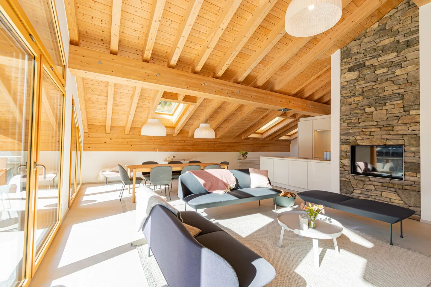 L'anniversaire des 40 ans de Last Christmas de WHAM! a été enregistré dans ce penthouse ; venez voir pourquoi ! - Photo 7 sur 50