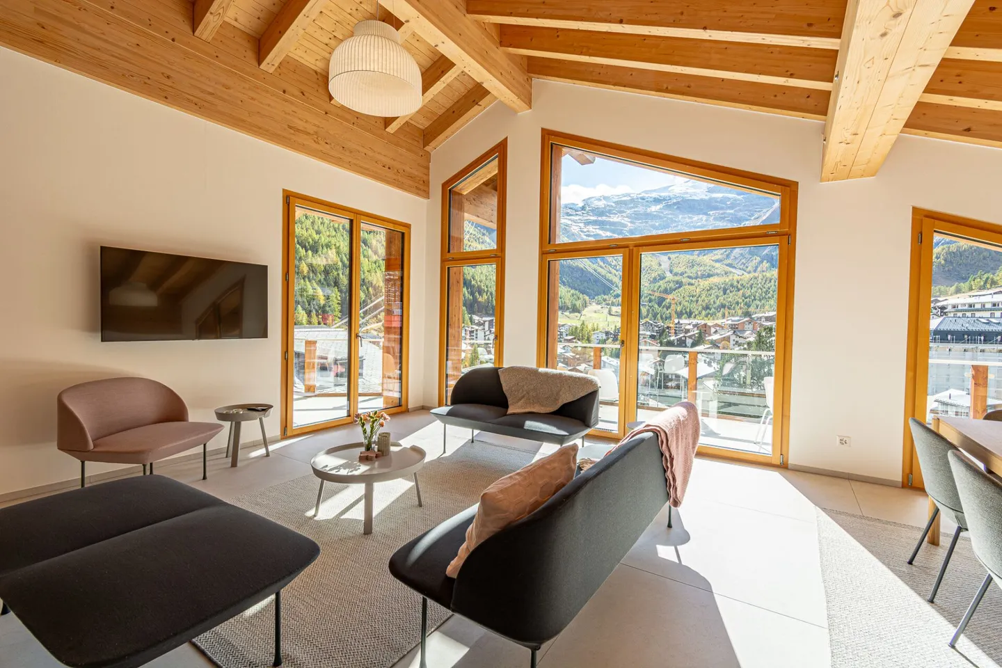 L'anniversaire des 40 ans de Last Christmas de WHAM! a été enregistré dans ce penthouse ; venez voir pourquoi ! - Photo 4 sur 50