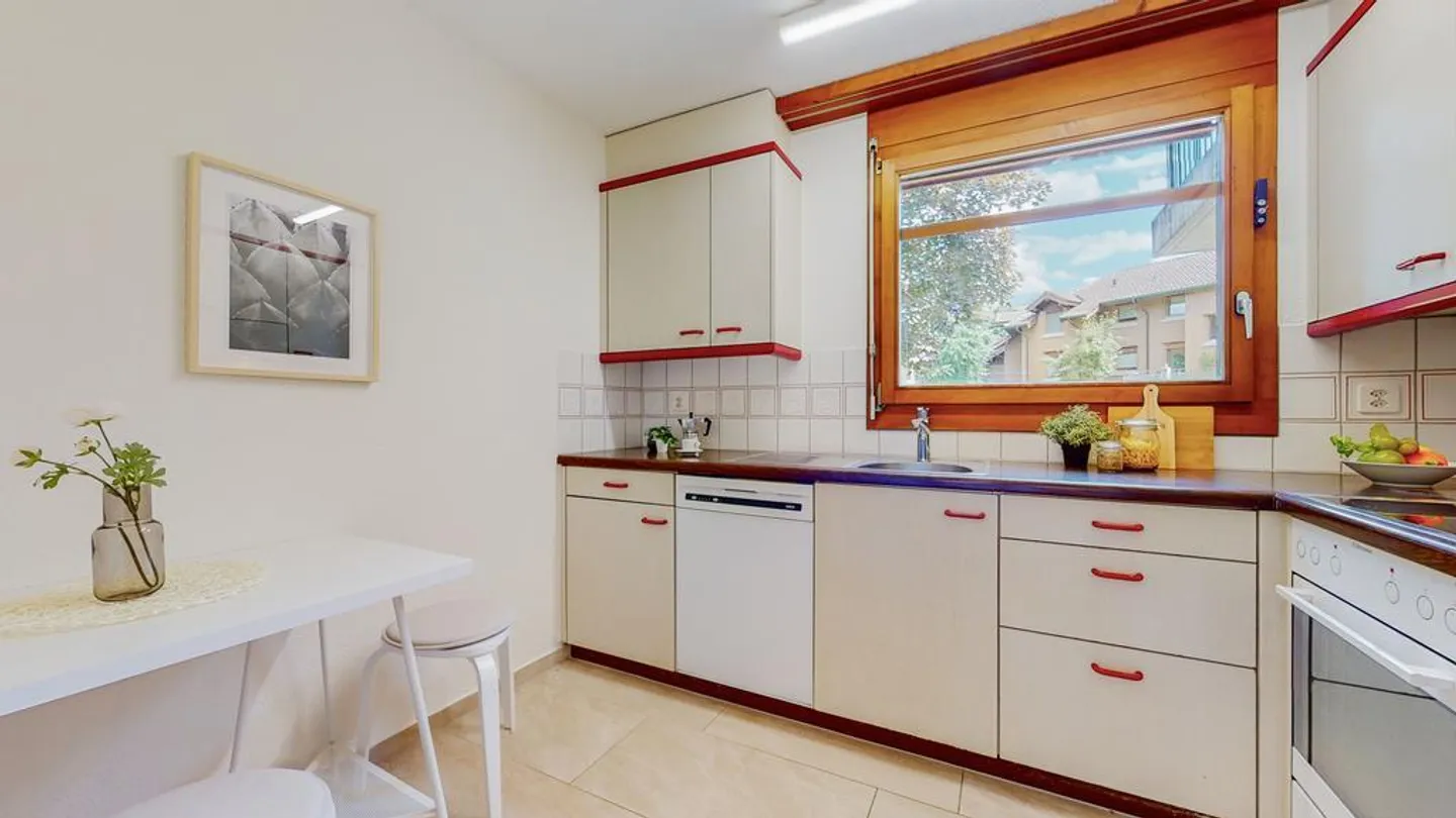 Emplacement central dans la région - dans le vert - appartement de 4,5 pièces - Photo 3 sur 11