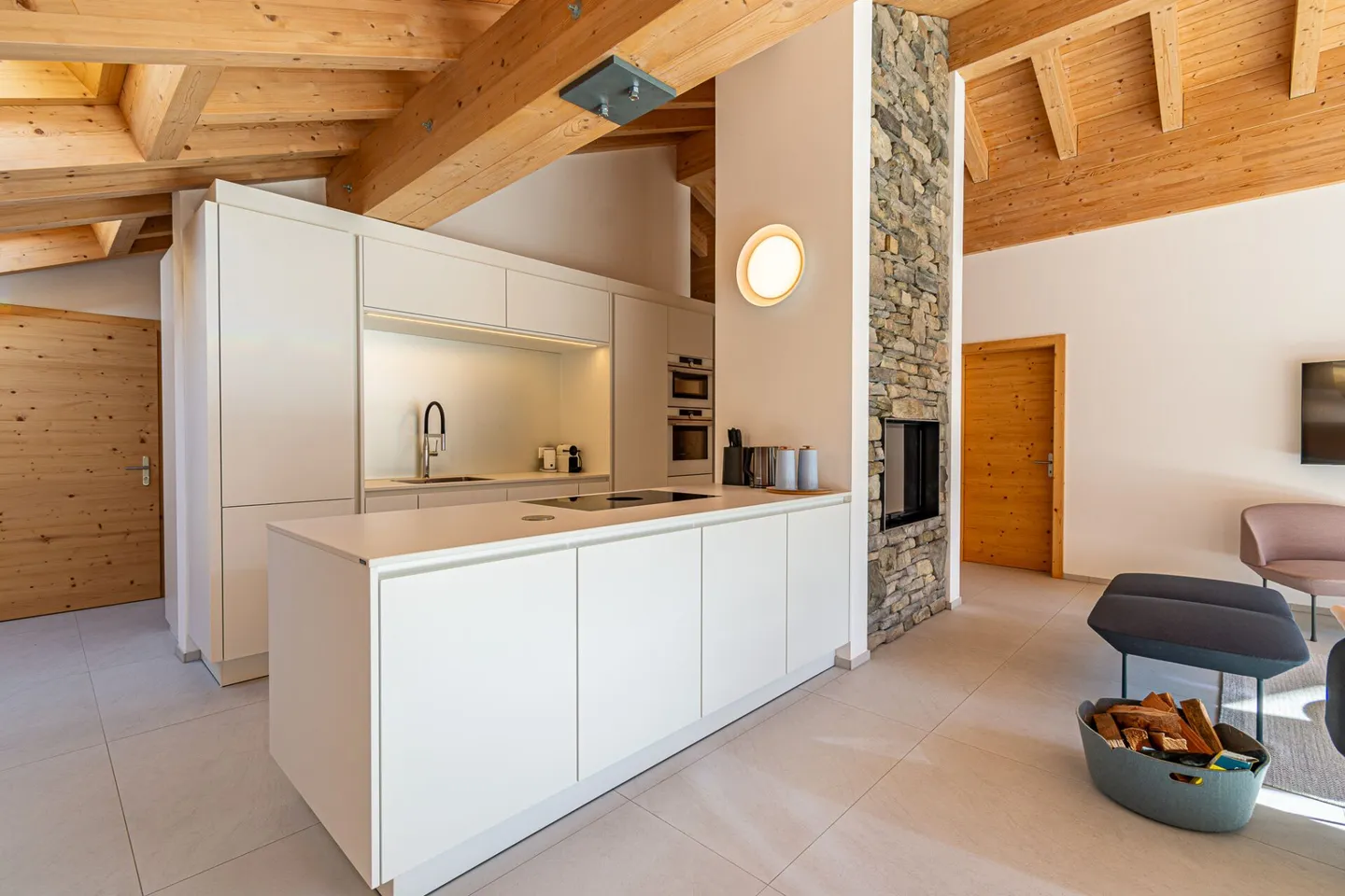 L'anniversaire des 40 ans de Last Christmas de WHAM! a été enregistré dans ce penthouse ; venez voir pourquoi ! - Photo 12 sur 50