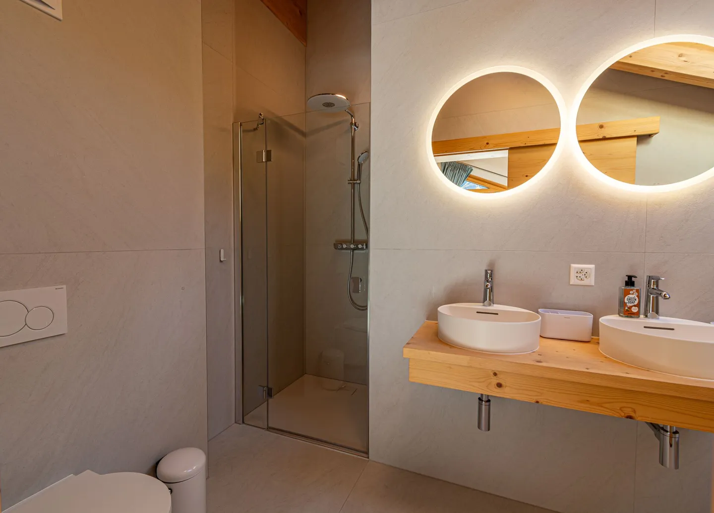 L'anniversaire des 40 ans de Last Christmas de WHAM! a été enregistré dans ce penthouse ; venez voir pourquoi ! - Photo 18 sur 50