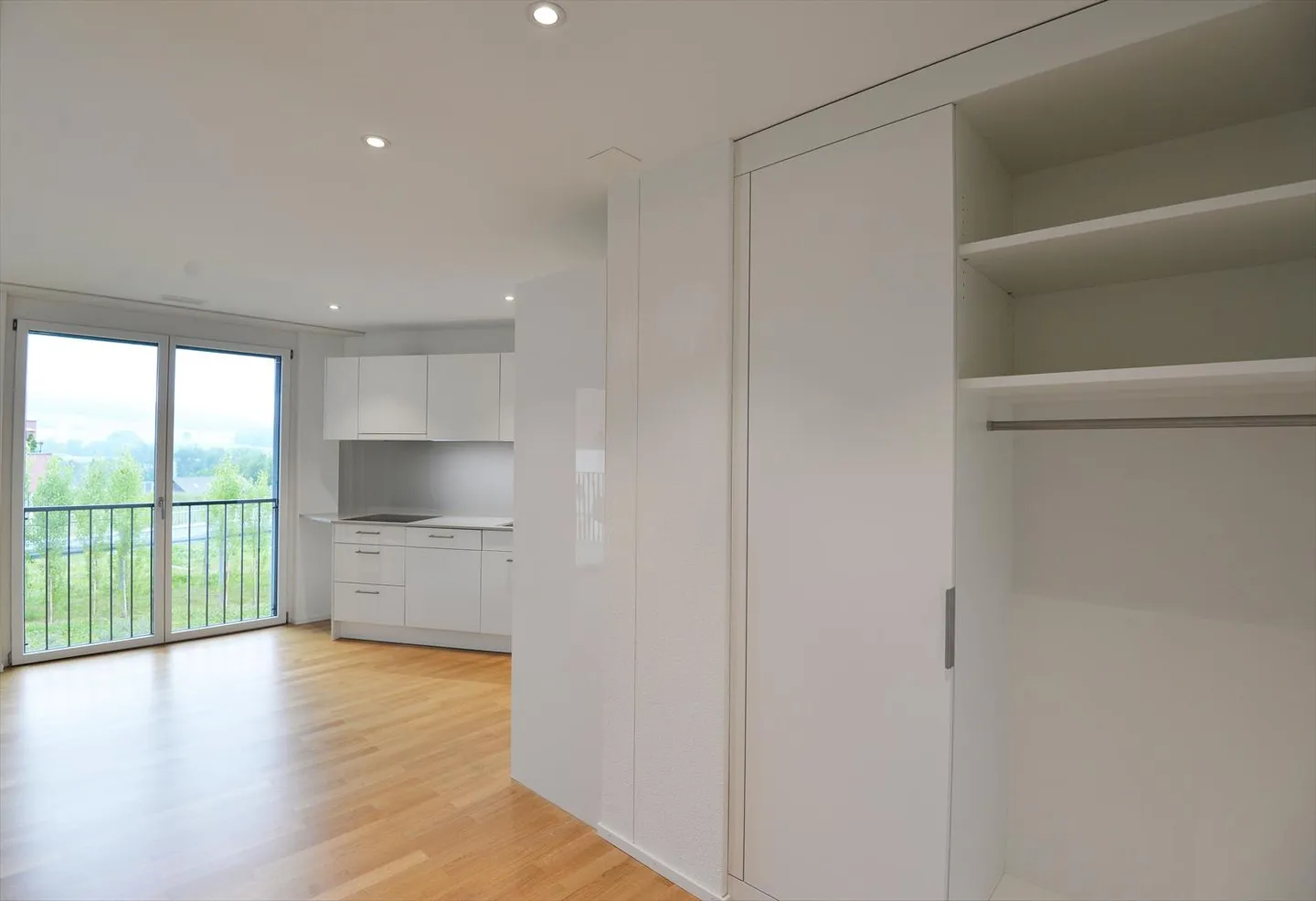 Nouveau bâtiment Ankenbüel Appartement confortable et ensoleillé! - Photo 3 sur 13