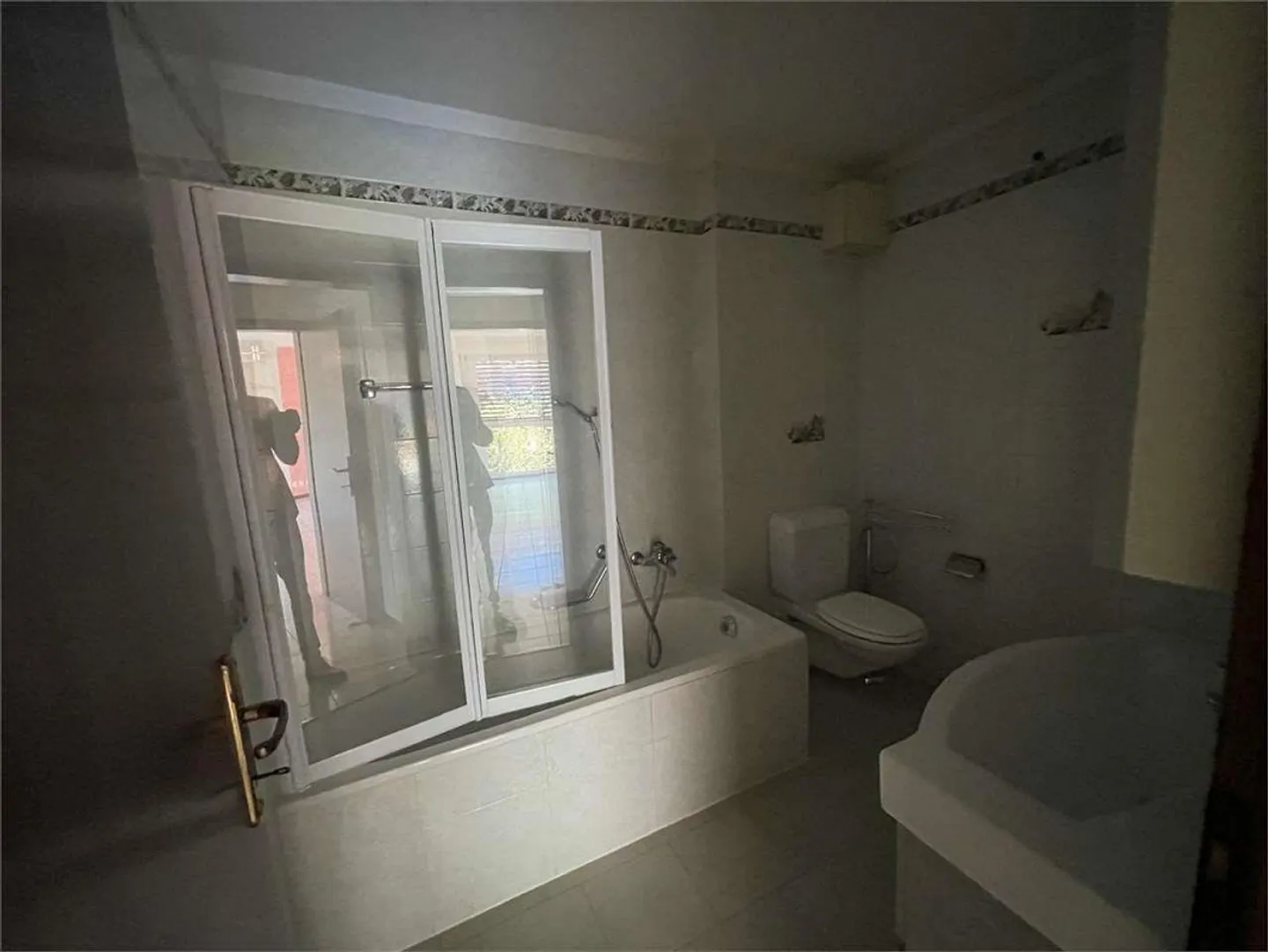 Zu vermieten: 3,5-Zimmer-Wohnung in Agno renoviert - Foto 5 von 5