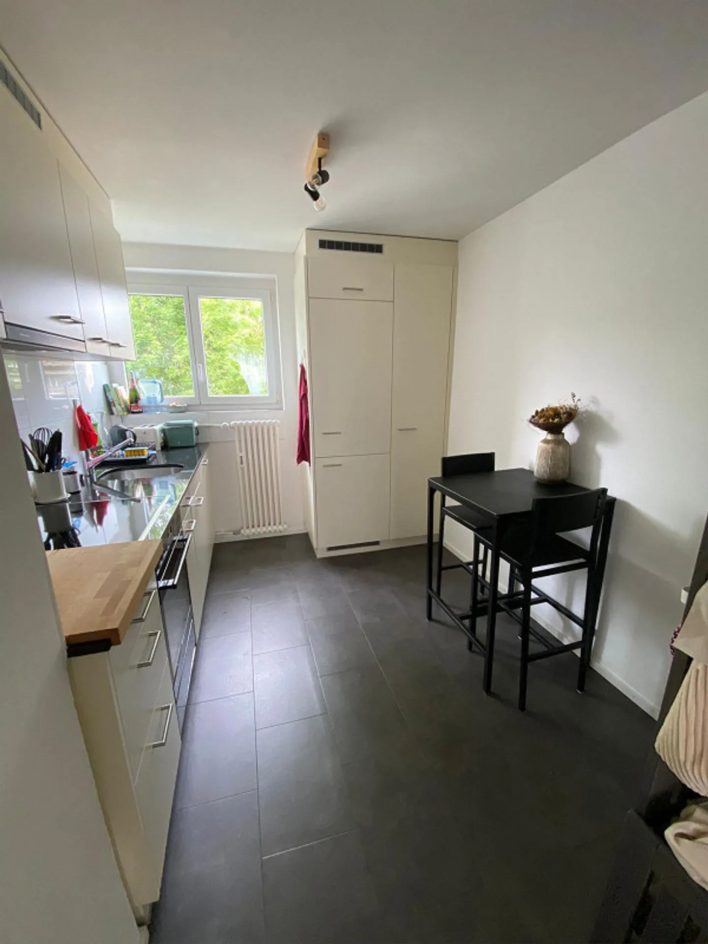 Charming 3-Room Apartment - Photo 4 of 12