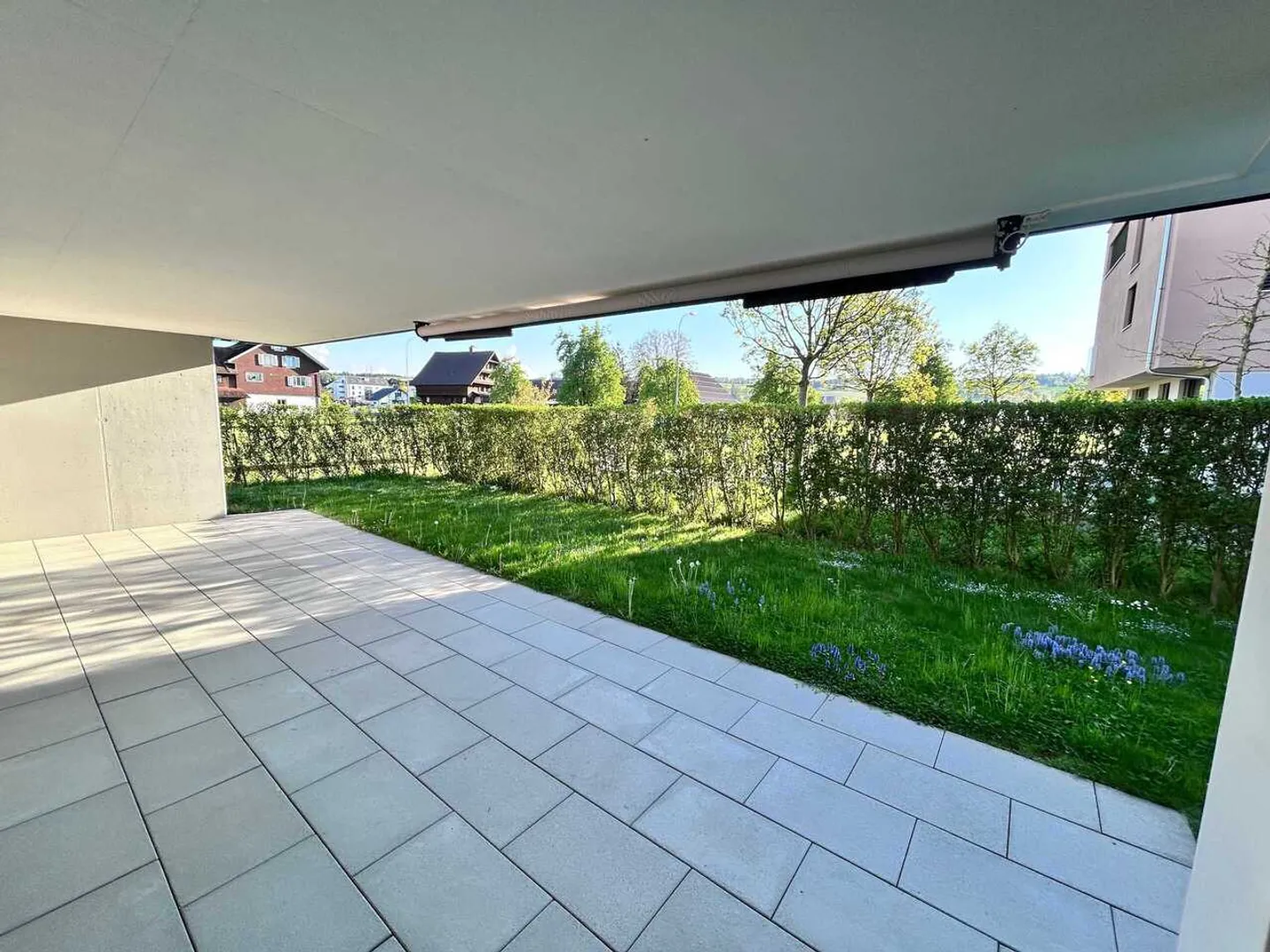 Appartamento giardino sostenibile di 4,5 stanze con comfort moderno - Foto 2 di 13