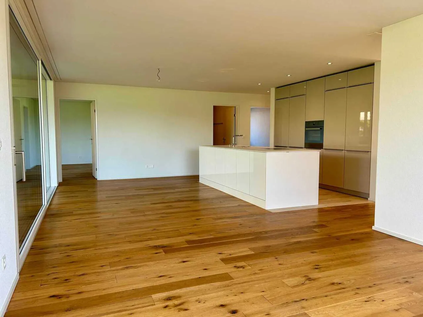 Appartamento giardino sostenibile di 4,5 stanze con comfort moderno - Foto 4 di 13
