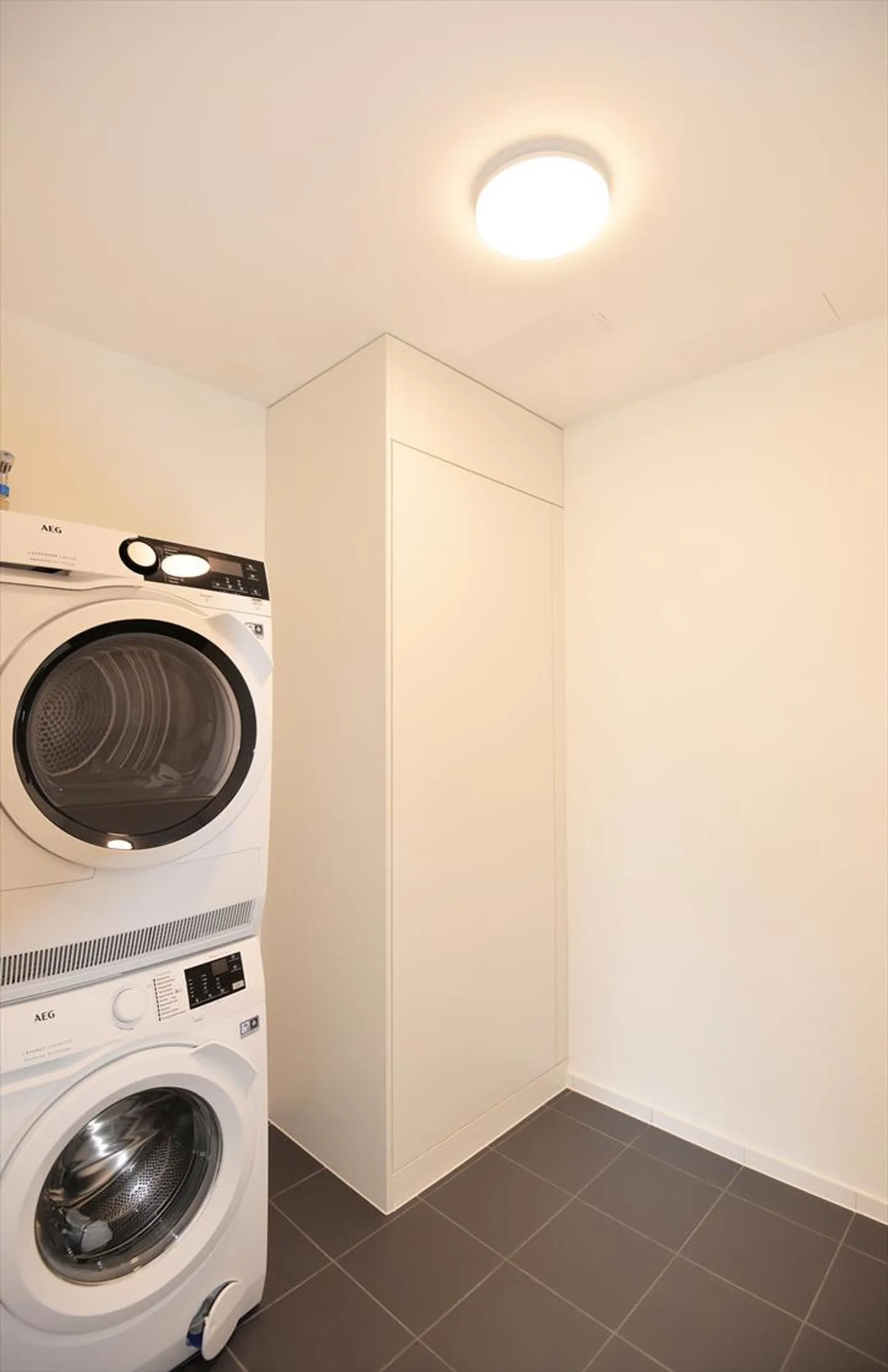 Nouveau bâtiment Ankenbüel Appartement confortable et ensoleillé! - Photo 10 sur 13