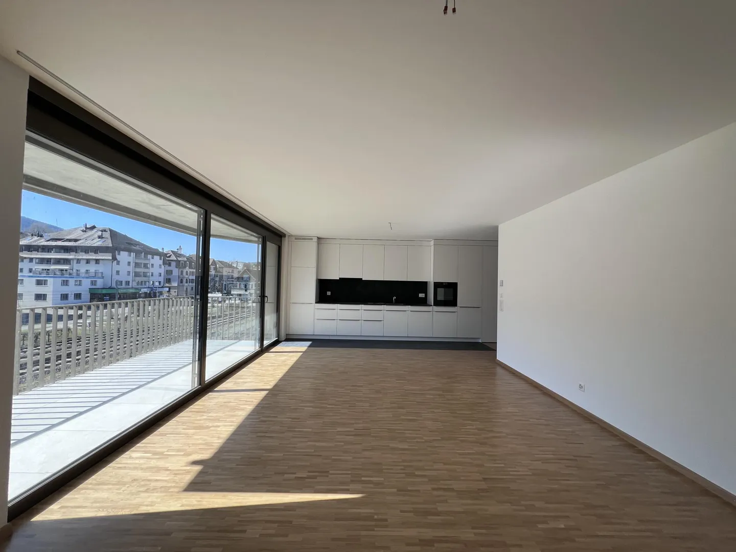 Apartment for rent with 3.5 rooms in a newly built building - Photo 2 of 13