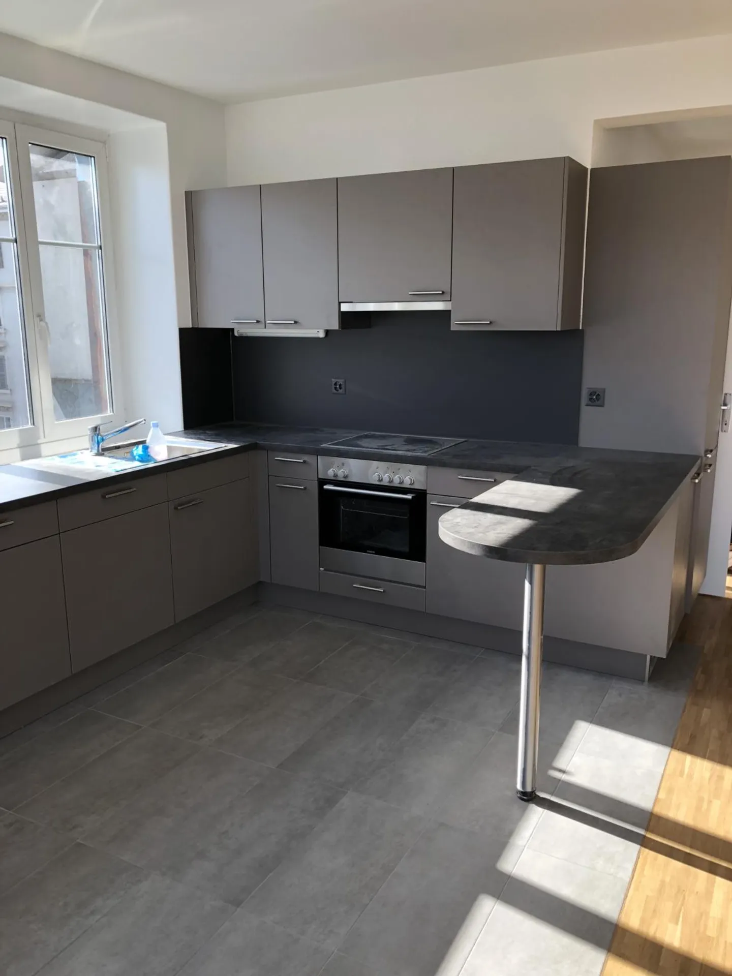 Charming 3-Room Apartment - Photo 1 of 13