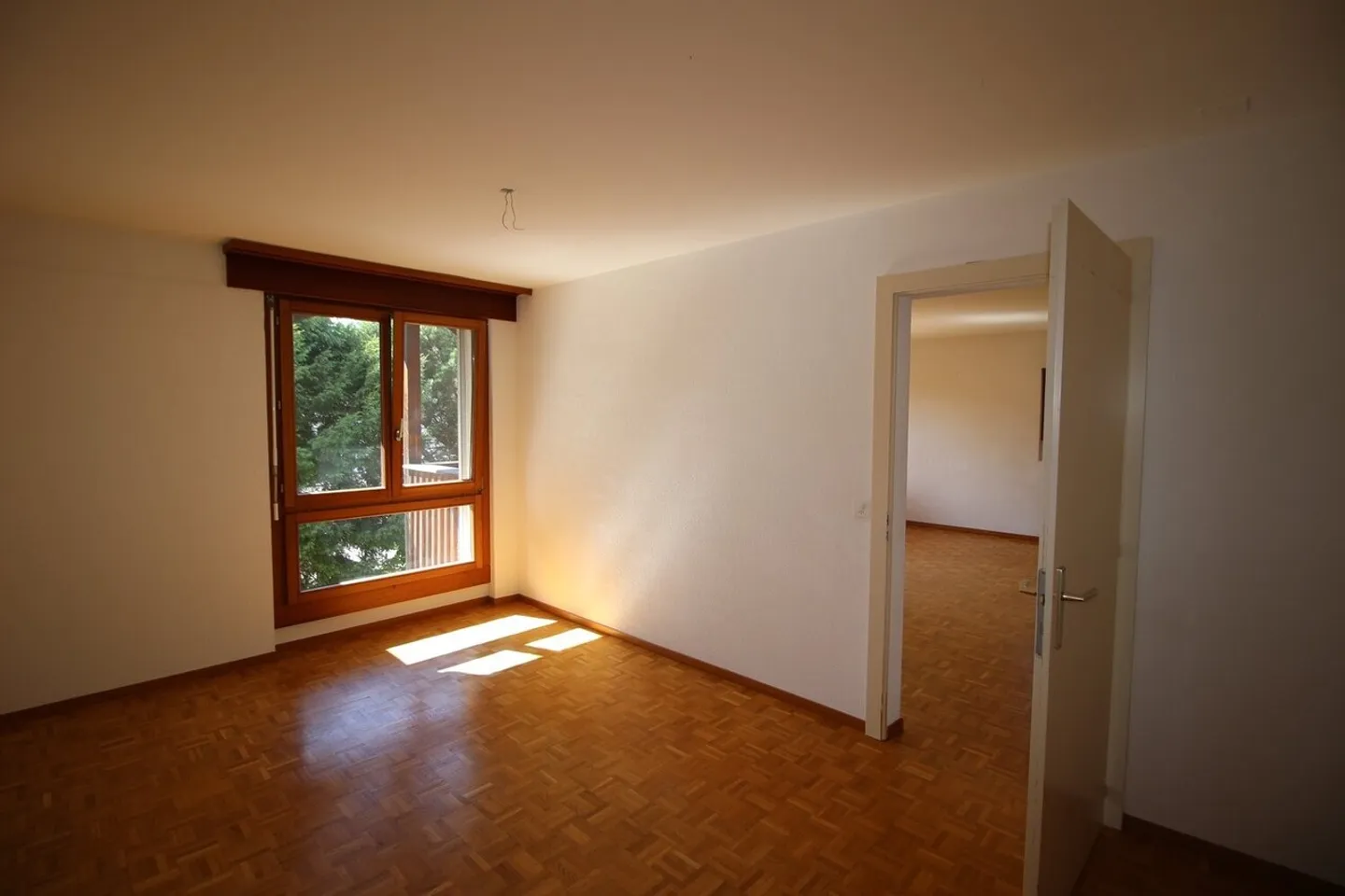 Appartement Charmant avec Vue Jardin - Photo 2 sur 13