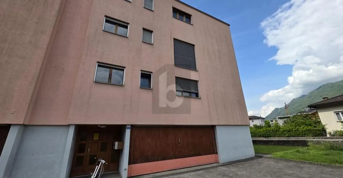 IMMEUBLE EN ENTIER AVEC BEAUCOUP DE POTENTIEL - Photo 5 sur 6