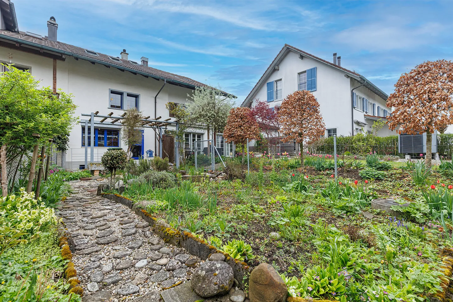 Casa a schiera per famiglie con giardino in una posizione tranquilla - Foto 1 di 8
