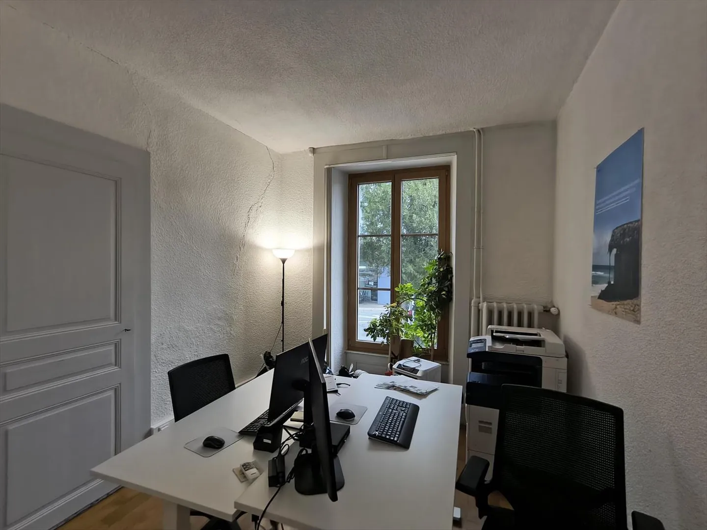 Office space for rent - Photo 1 of 5