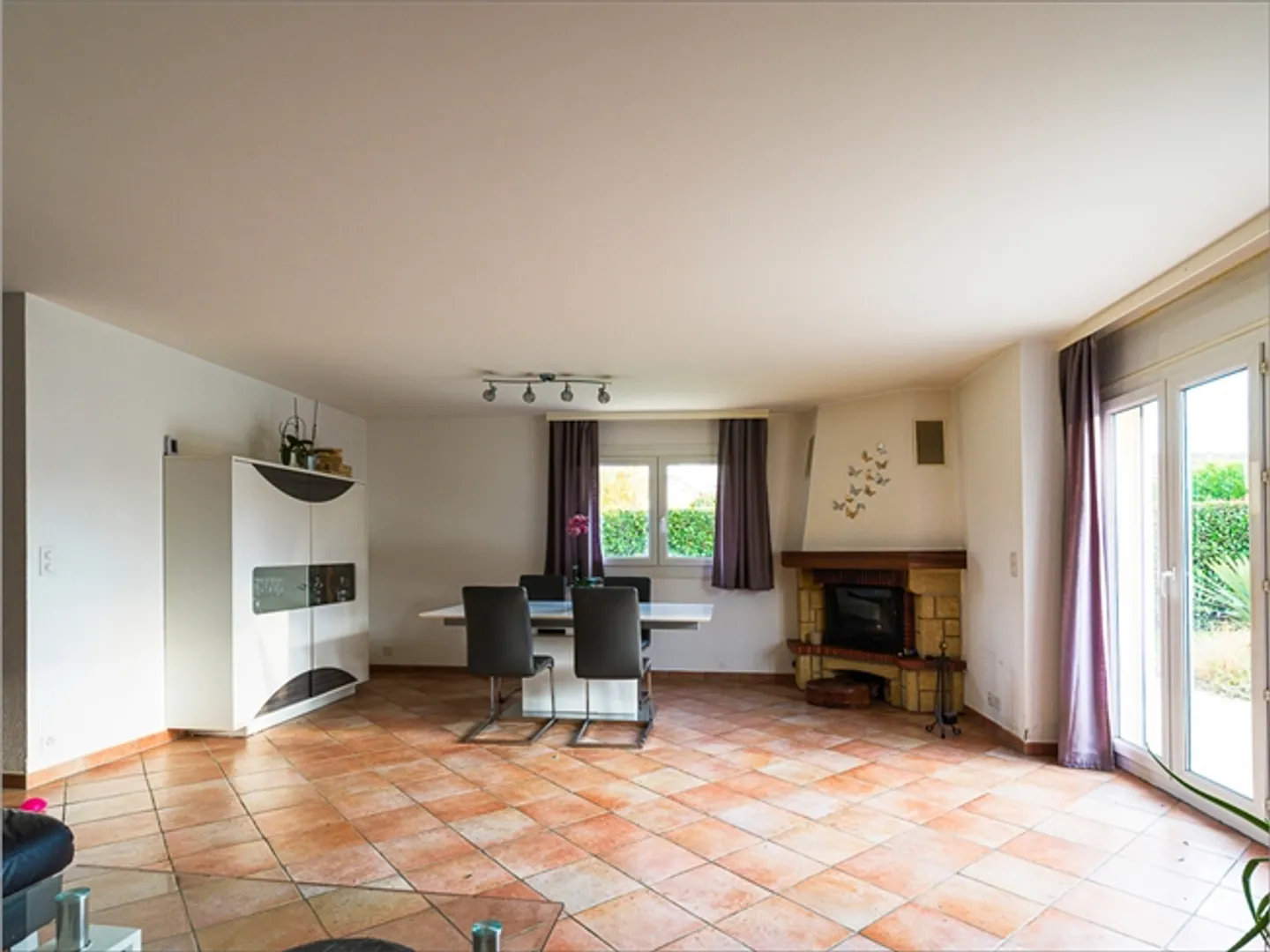 IN VENDITA BELLISSIMA CASA SEMI-INDIPENDENTE SEPARATA DA GARAGE - Foto 2 di 20