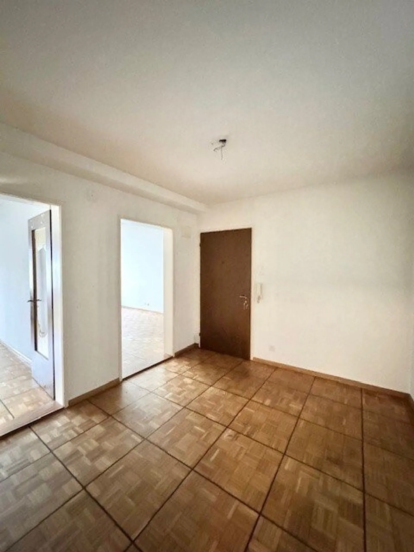 Spacious 2.5-room apartment - Photo 6 of 7