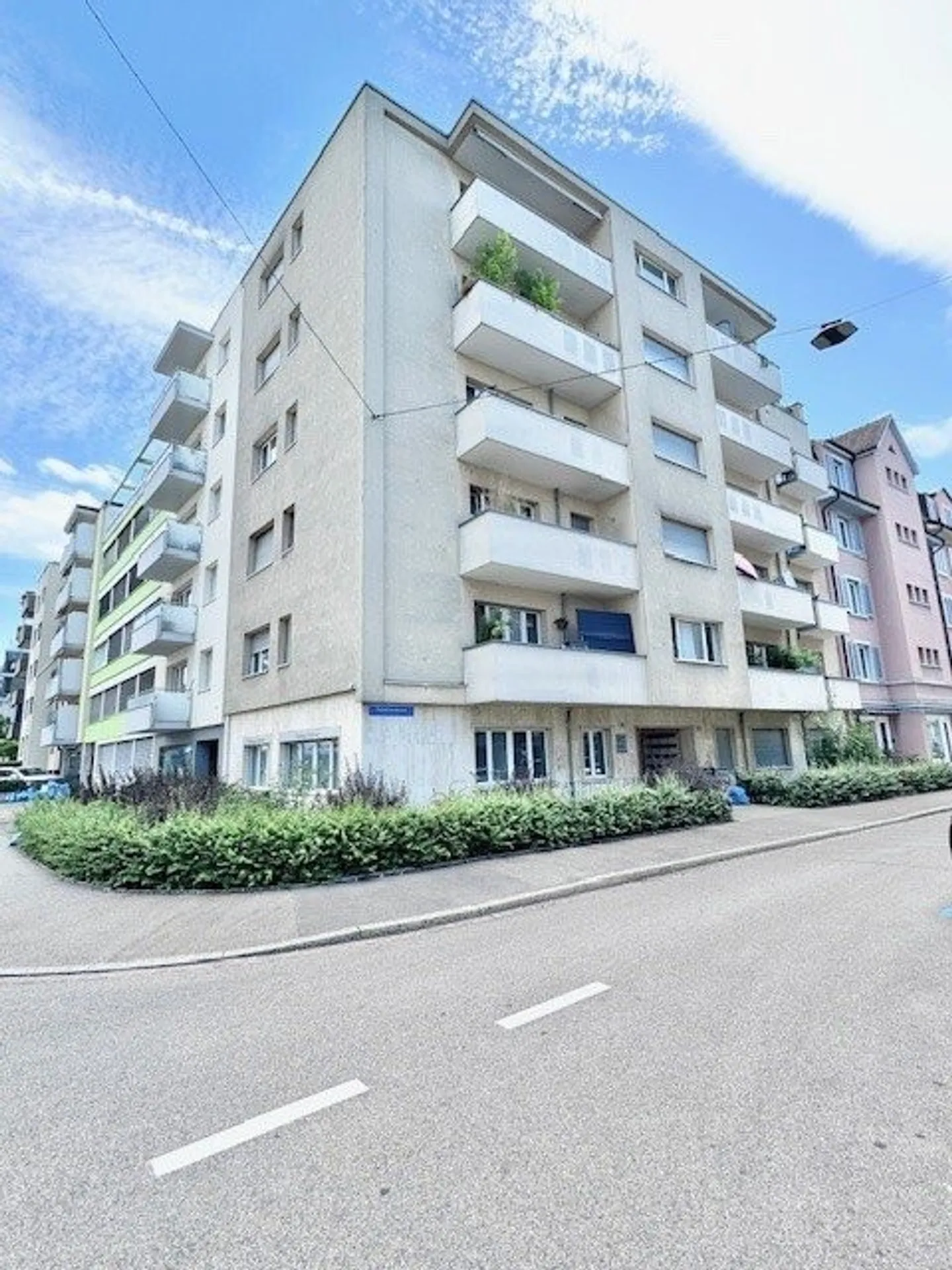 Spacious 2.5-room apartment - Photo 1 of 7