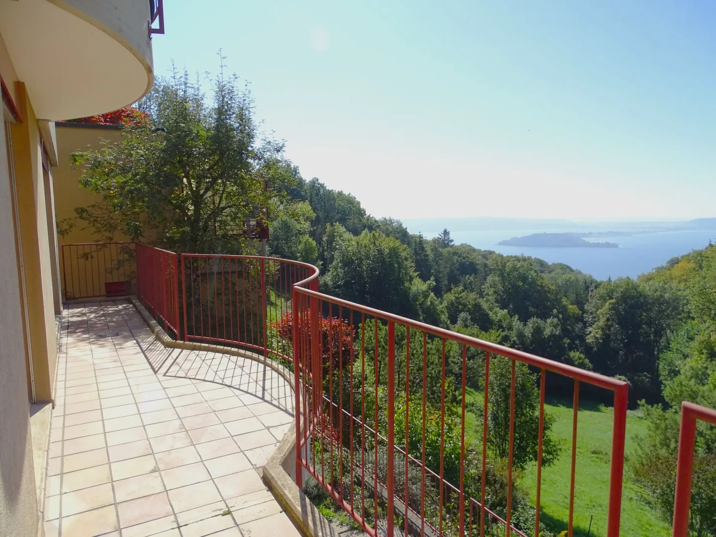 Esperienza abitativa esclusiva con vista sul lago - Il tuo rifugio al Lago di Bienne - Foto 1 di 17