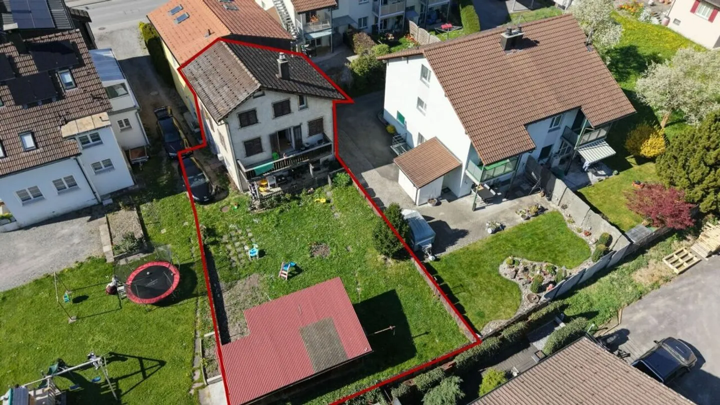 4½-Room Semi-Detached House in a Central Location - Photo 1 of 17