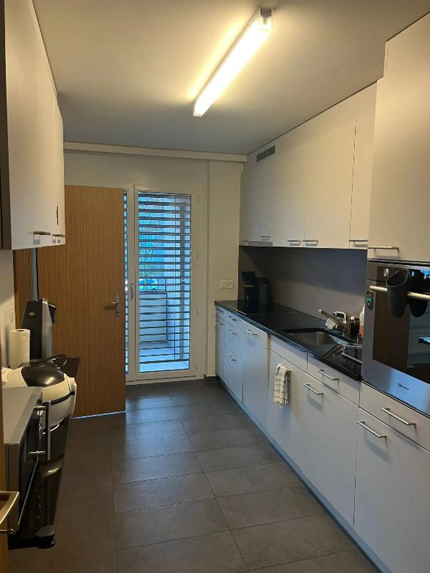 Camera in appartamento di 4,5 stanze con balcone e bella vista a Schliern vicino a Köniz - Foto 3 di 5