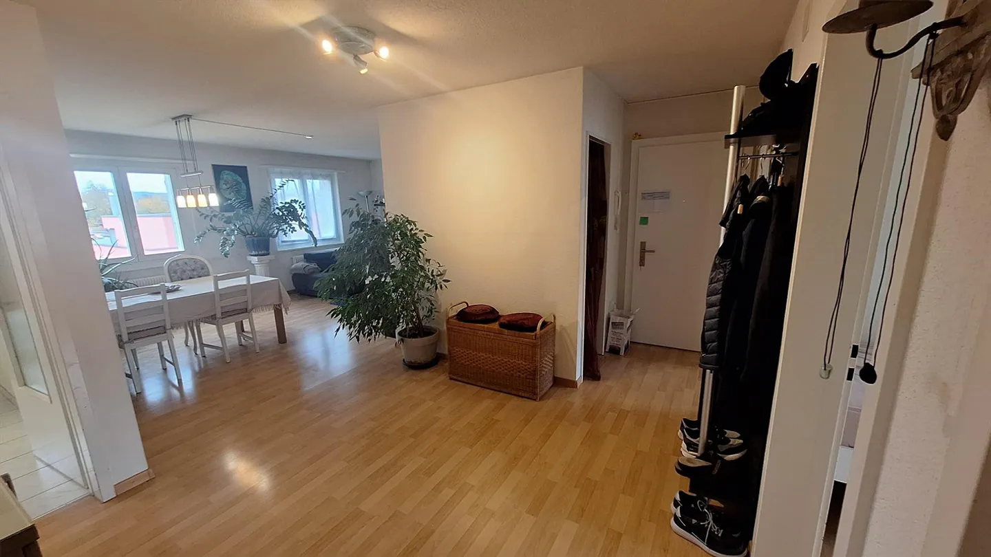 Appartement spacieux de 4,5 pièces au cœur de Heimberg - Photo 5 sur 8