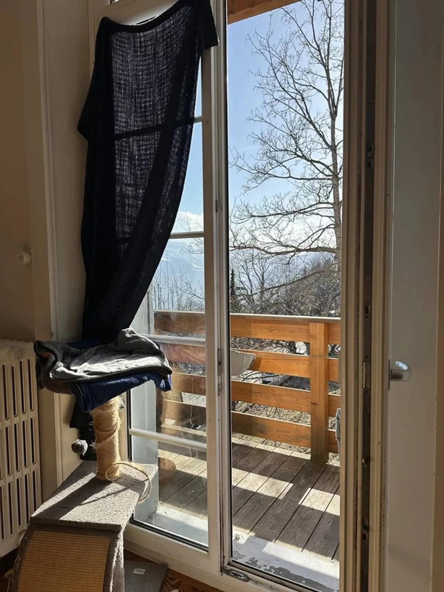 Charming 2-room apartment on the 3rd floor - Photo 2 of 5