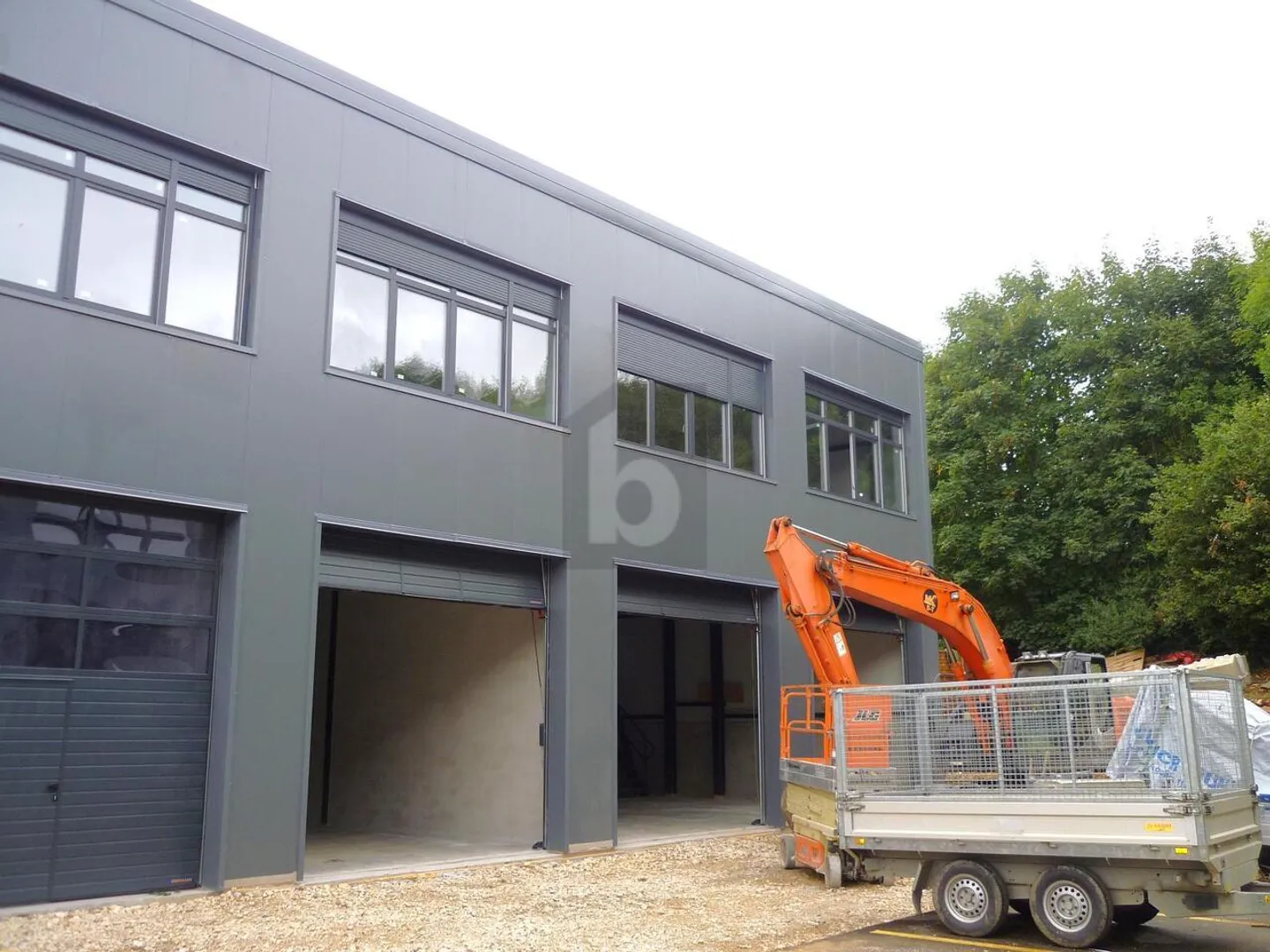 Mischgenutztes Gebäude mieten - Foto 1 von 6