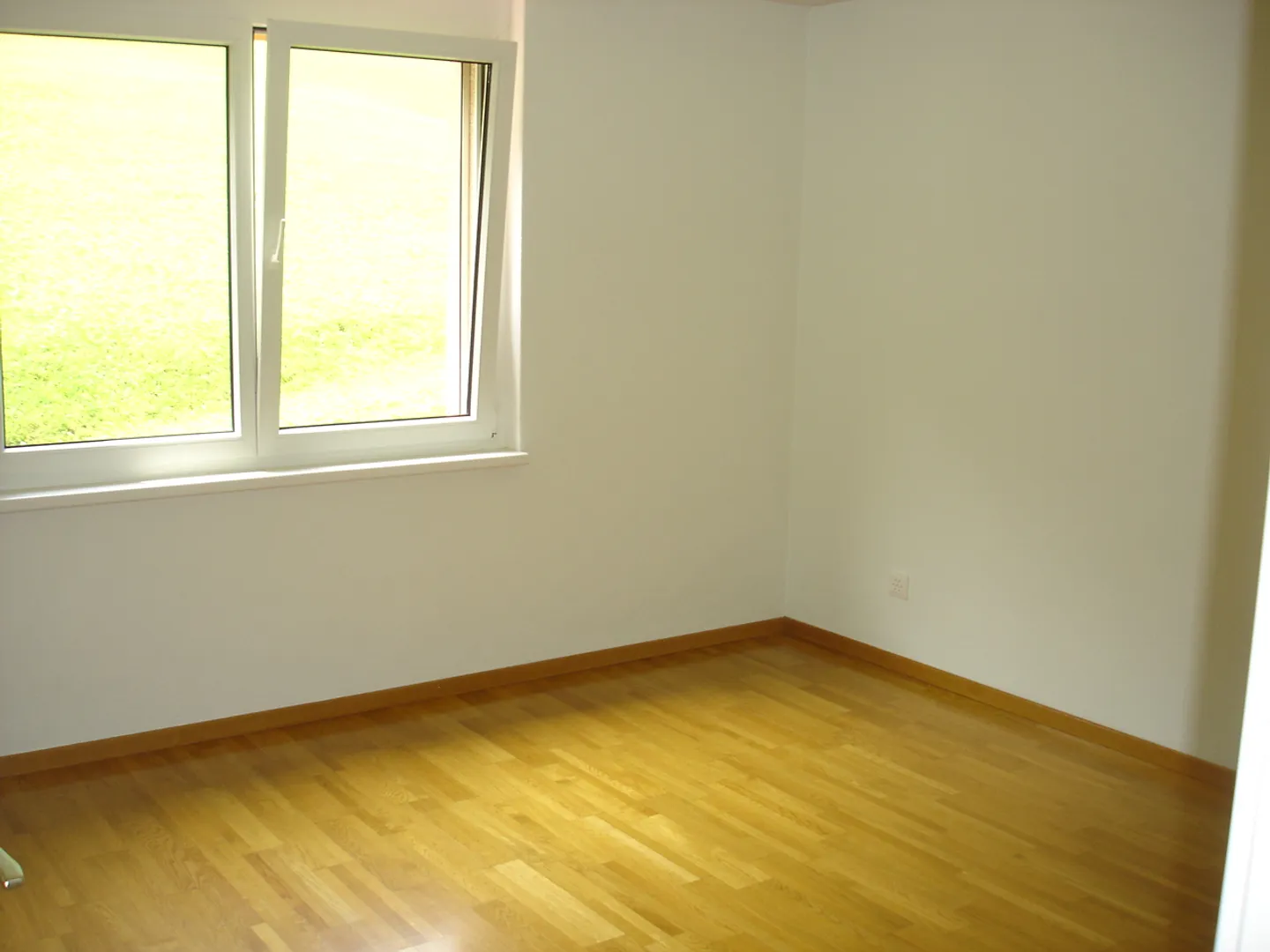 Schöne 3.5-Zimmerwohnung an ruhiger Lage zu vermieten - Foto 5 von 7