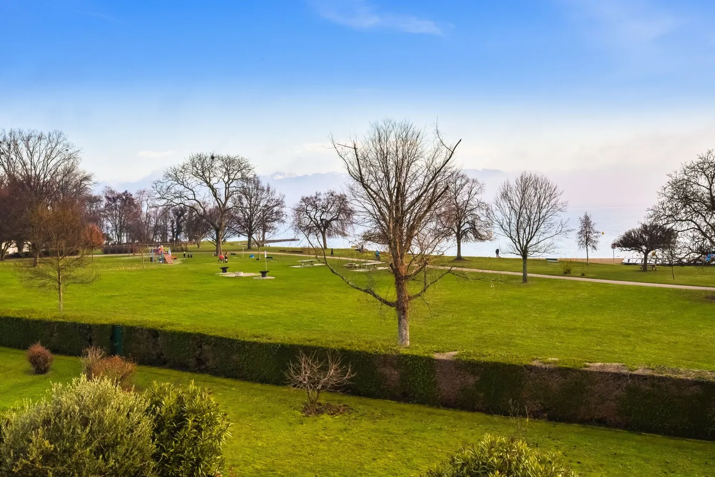 Magnifico appartamento in prima linea sul lago - Foto 1 di 13