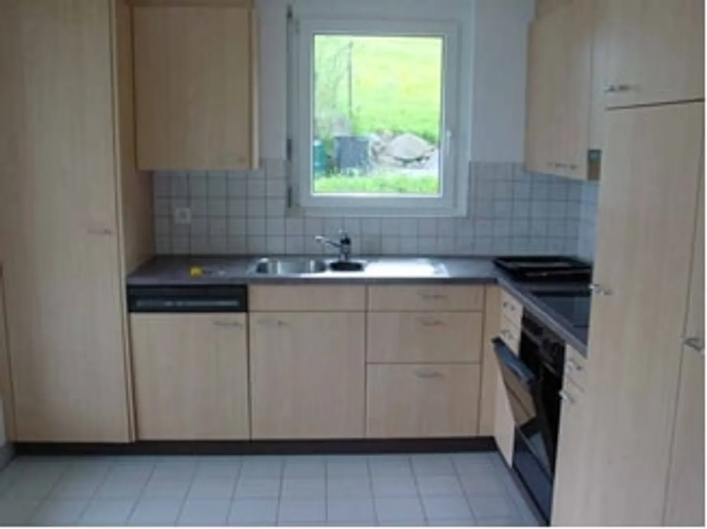 Schöne 3.5-Zimmerwohnung an ruhiger Lage zu vermieten - Foto 3 von 7