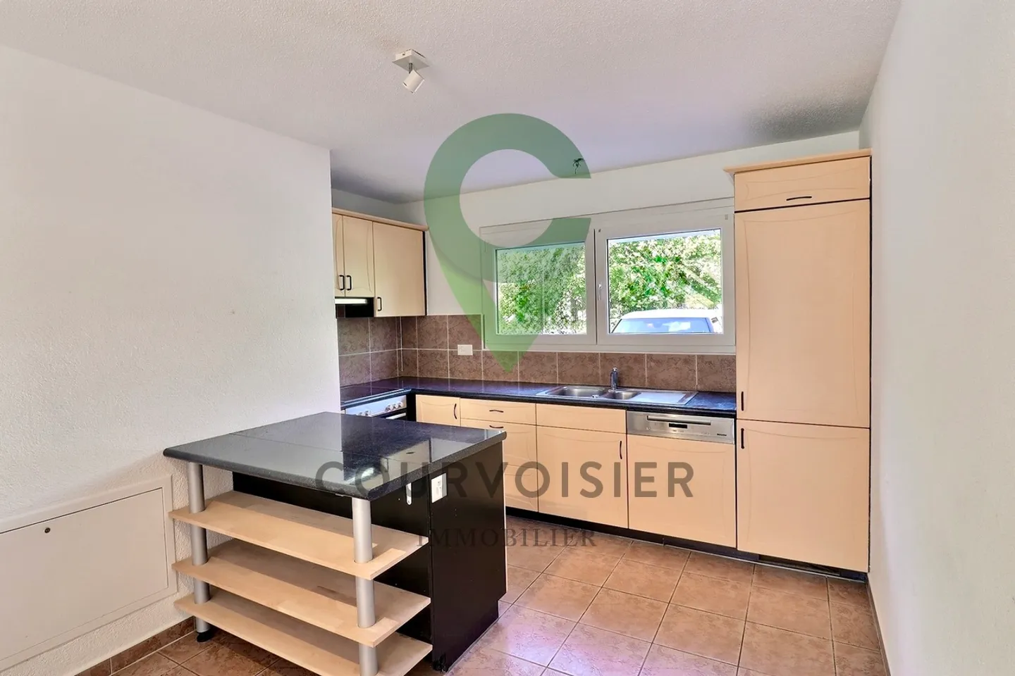 Family villa with garden, terrace and beautiful view - available immediately - Photo 4 of 10