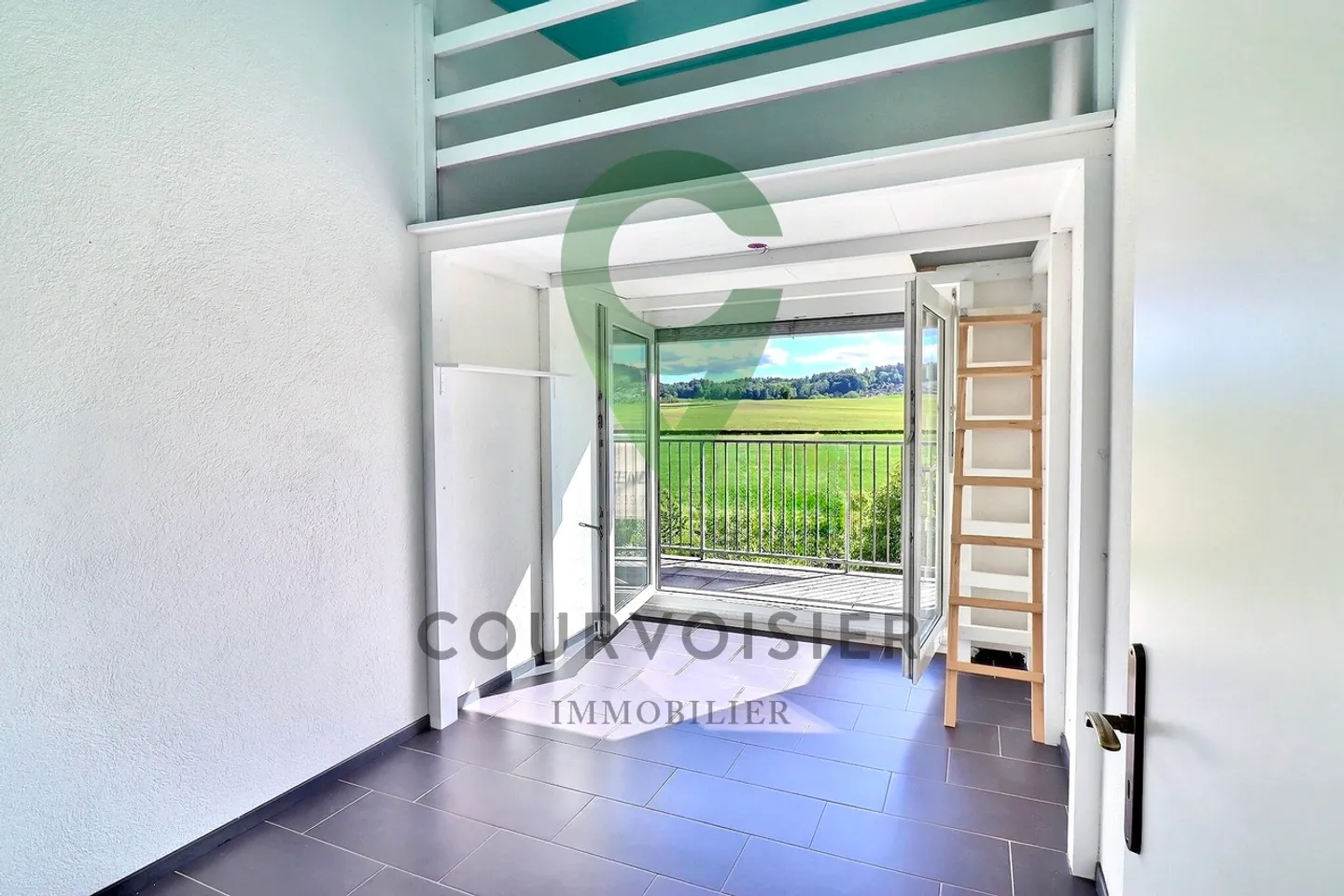 Family villa with garden, terrace and beautiful view - available immediately - Photo 6 of 10