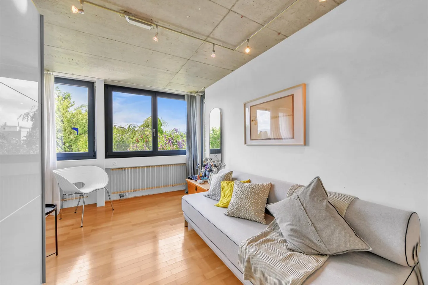 Una casa con un linguaggio architettonico chiaro e una forte presenza - Foto 7 di 9