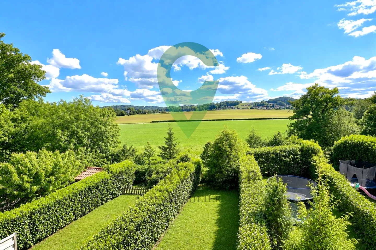 Family villa with garden, terrace and beautiful view - available immediately - Photo 9 of 10