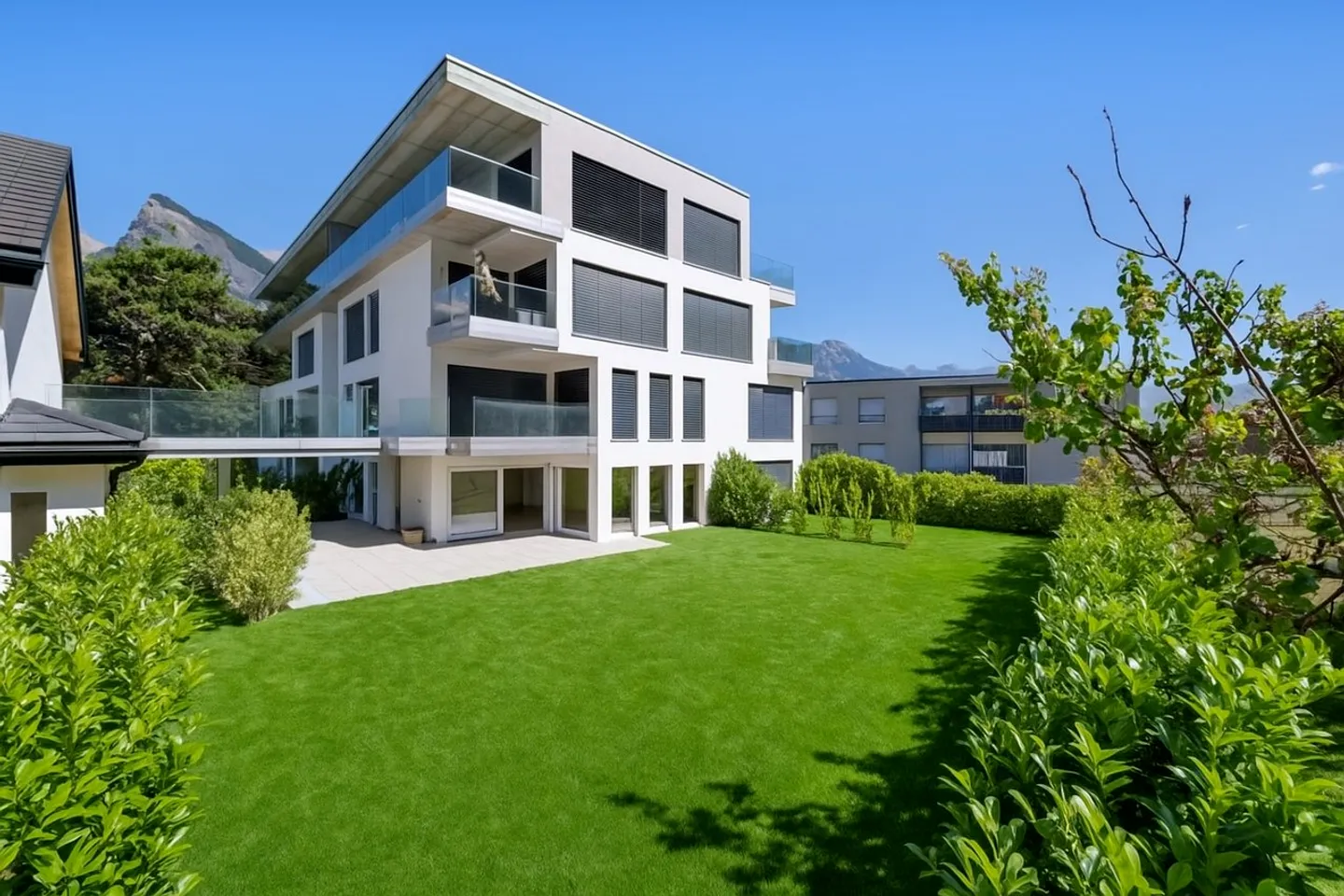 Neues 2,5-Zimmer-Apartment mit großem Garten und Terrassen - Foto 3 von 8