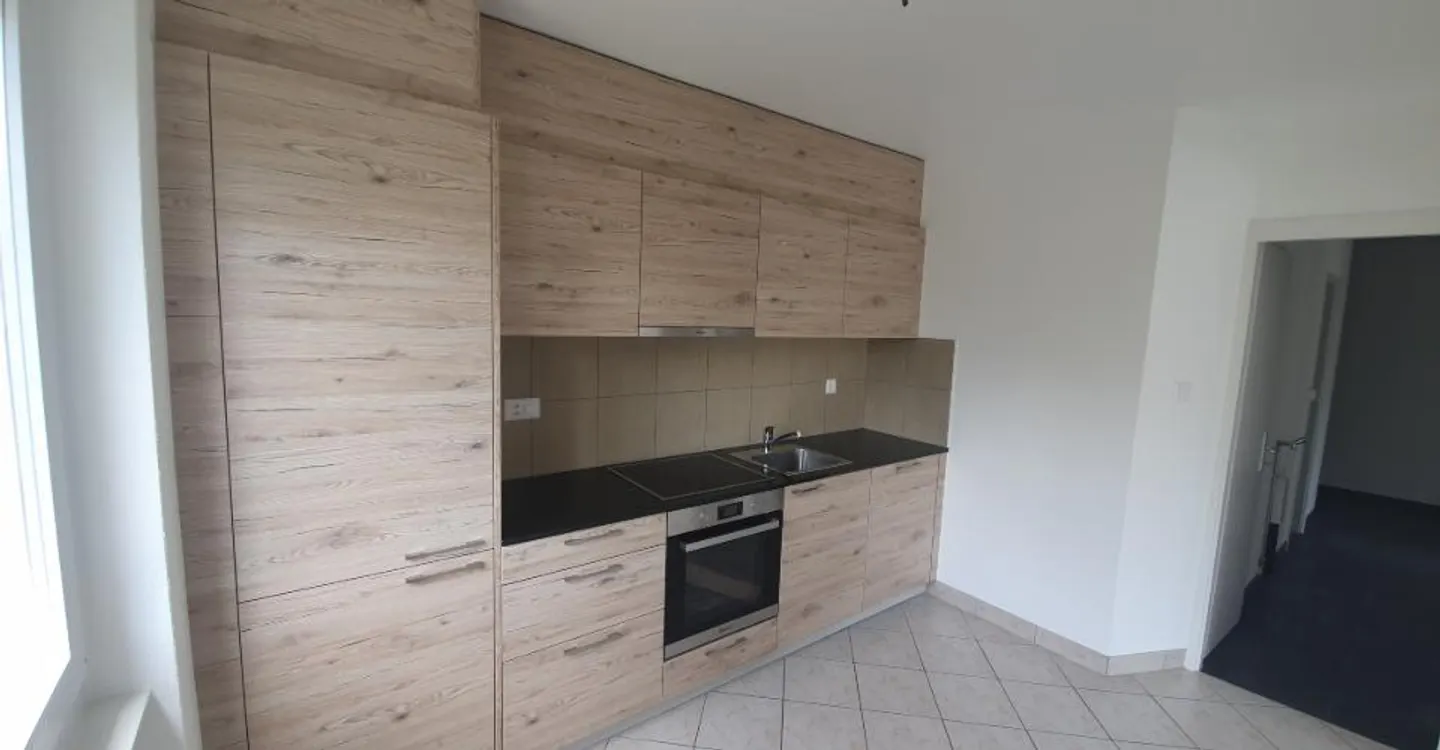 Helle 3,5-Zimmer-Wohnung mit Balkon - Foto 2 von 9