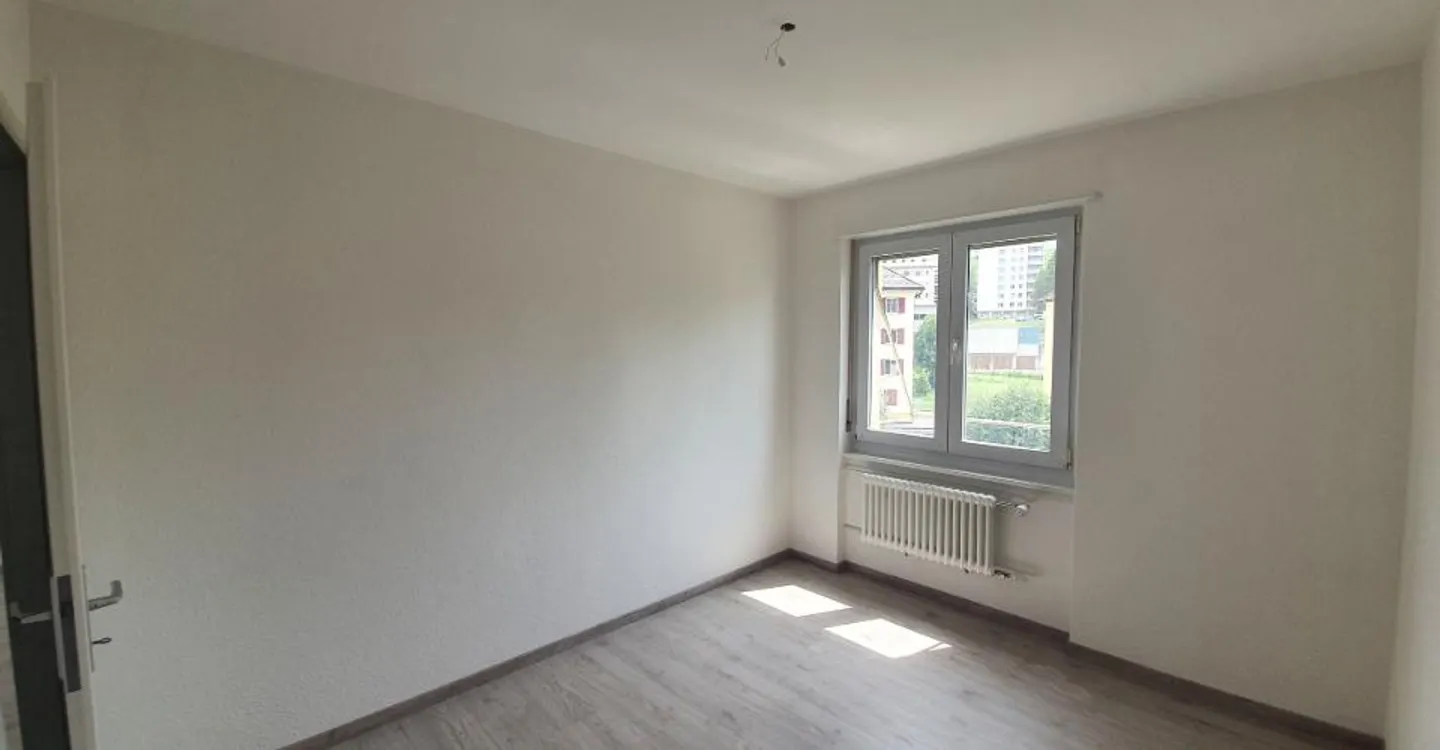Helle 3,5-Zimmer-Wohnung mit Balkon - Foto 5 von 9