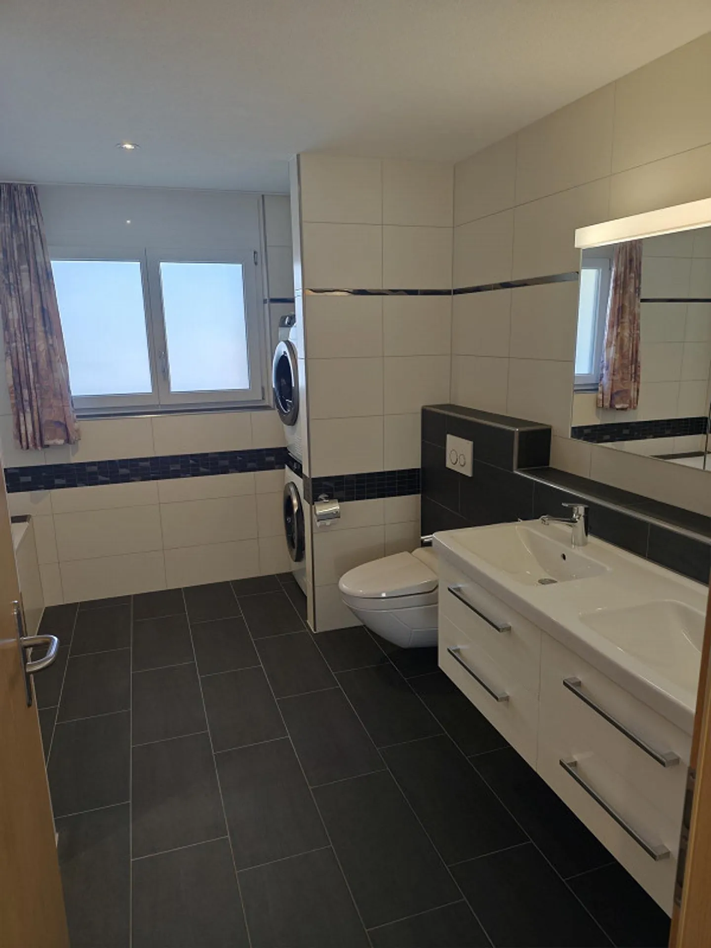 Geräumige Wohnung mit Aussicht - Foto 3 von 11