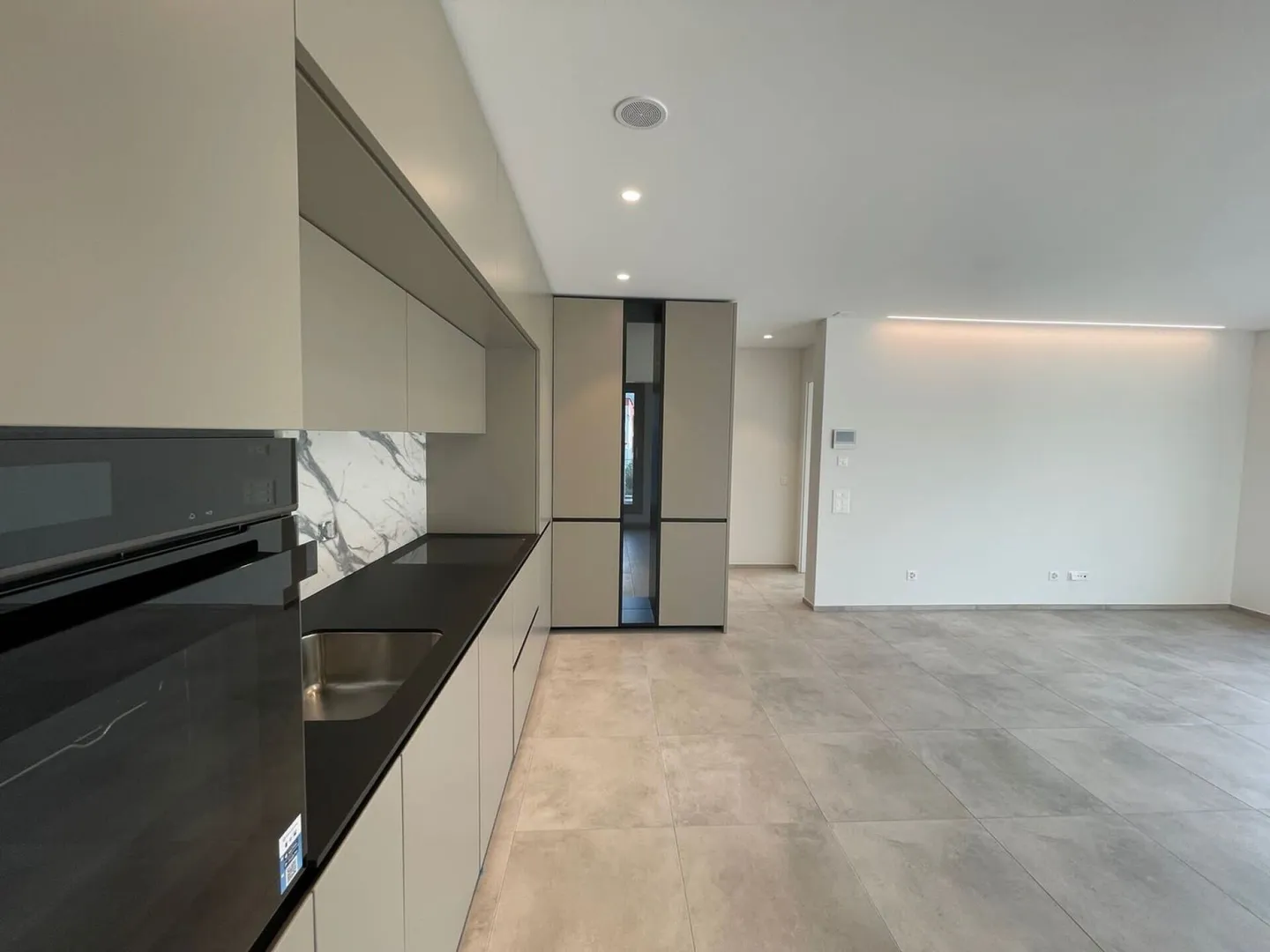 Gordola Apartment 2.5 rooms new - Photo 2 of 10