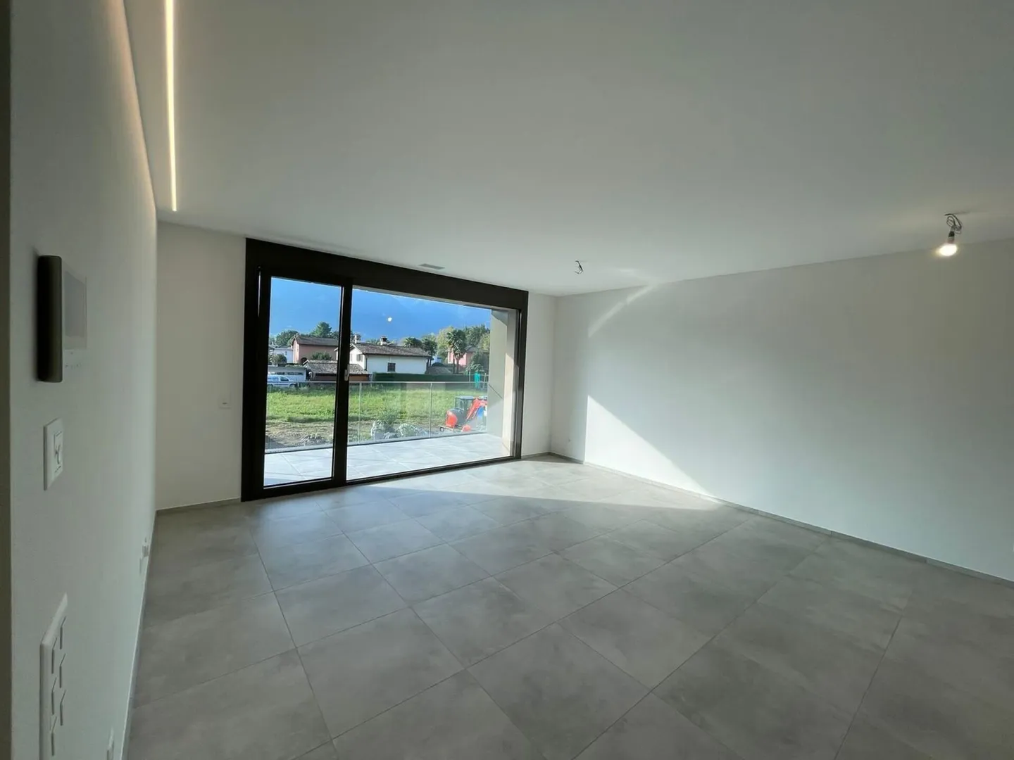Gordola Apartment 2.5 rooms new - Photo 3 of 10