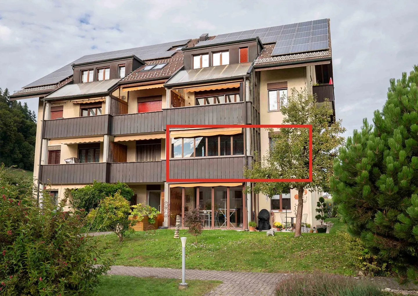 Appartamento 4,5 locali al 1° piano con balcone + 2 posti auto - Foto 1 di 31