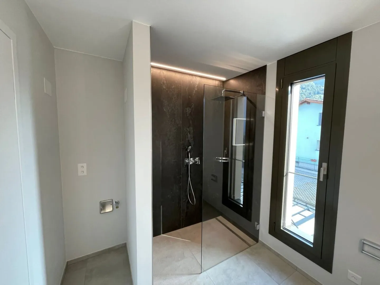 Gordola Apartment 2.5 rooms new - Photo 6 of 10