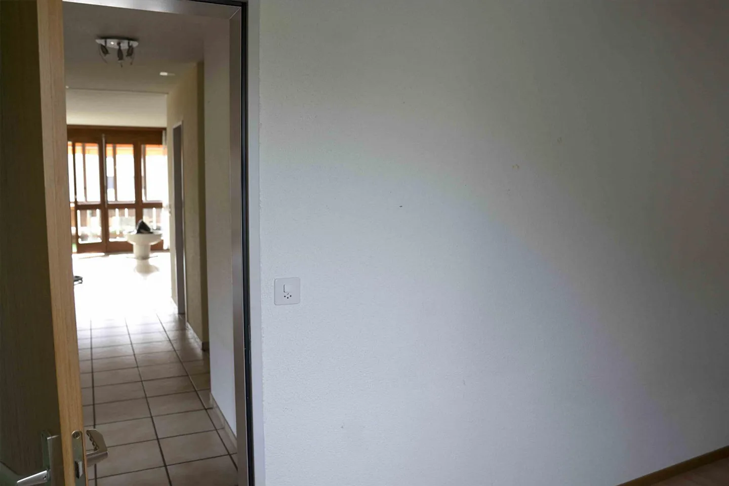 Appartamento 4,5 locali al 1° piano con balcone + 2 posti auto - Foto 4 di 31