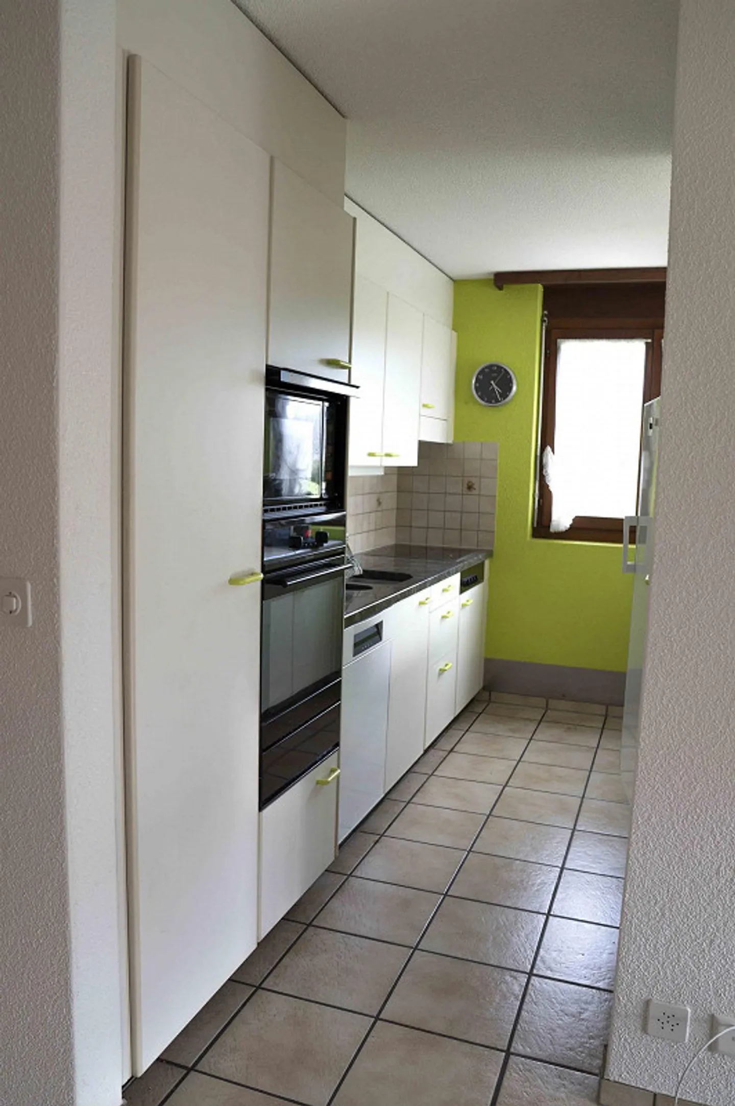 Appartamento 4,5 locali al 1° piano con balcone + 2 posti auto - Foto 16 di 31