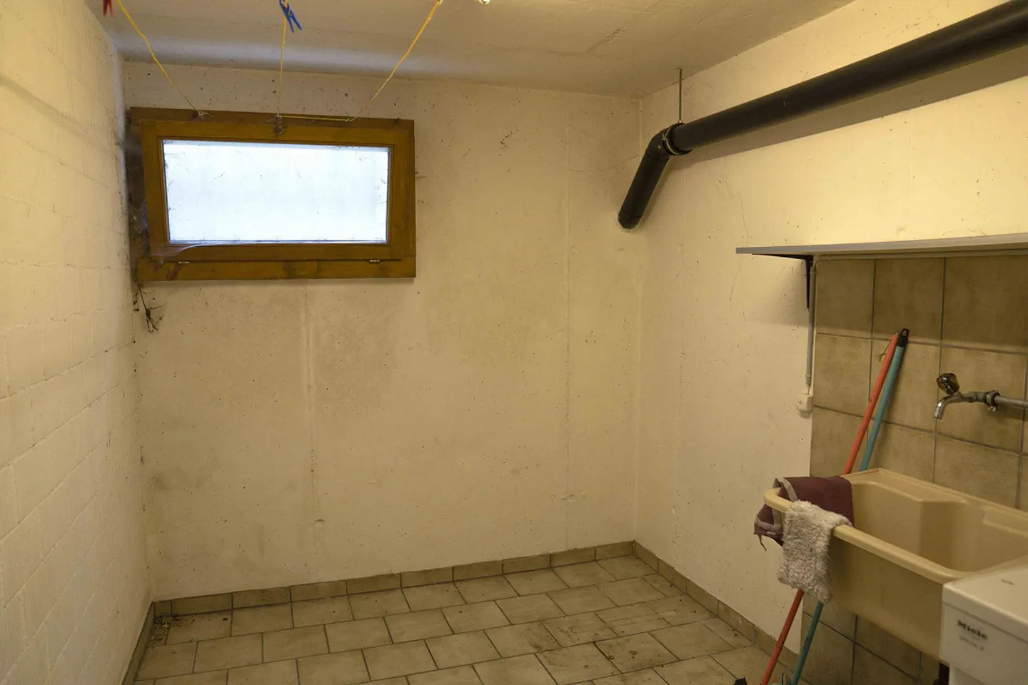 Appartamento 4,5 locali al 1° piano con balcone + 2 posti auto - Foto 24 di 31