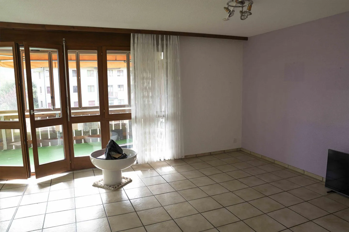 Appartamento 4,5 locali al 1° piano con balcone + 2 posti auto - Foto 15 di 31