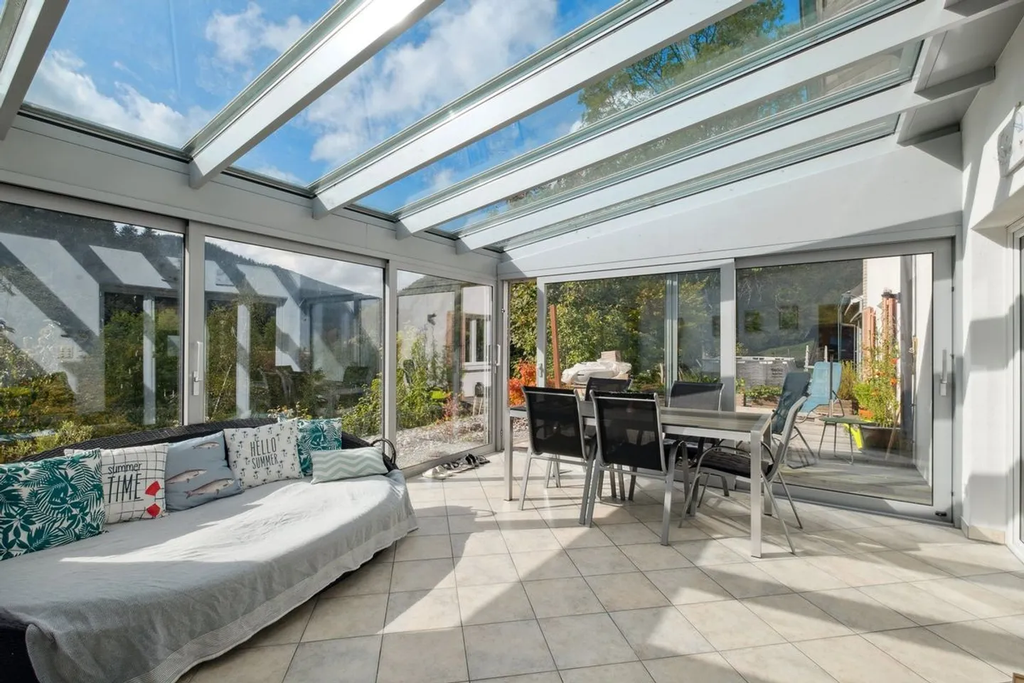 9-Room House - Photo 5 of 6