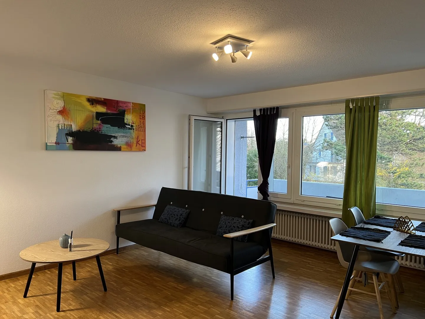 🌟 Bellissimo appartamento completamente arredato di 2,5 stanze nella zona 121 di Dübendorf - Foto 2 di 11