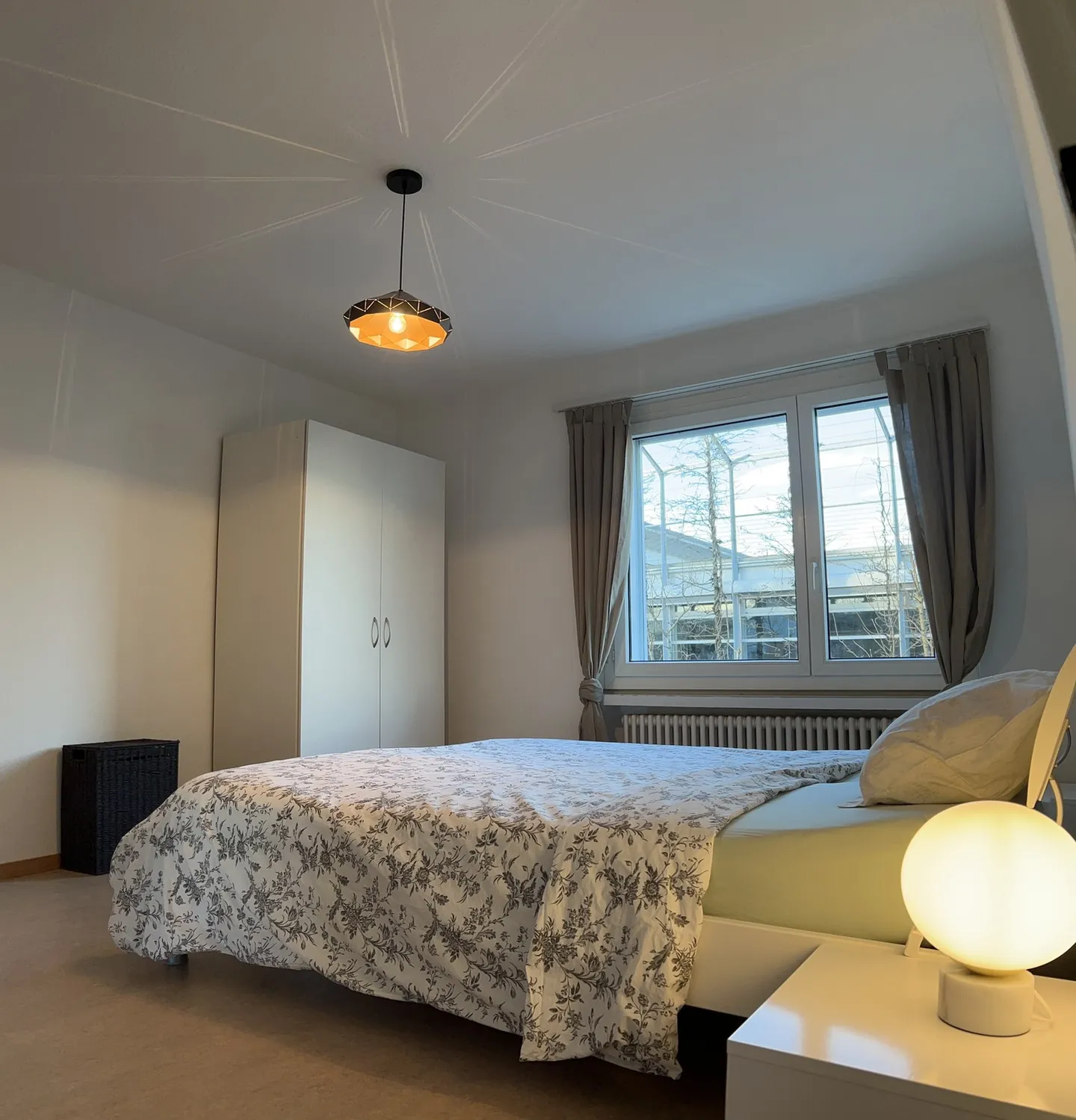 🌟 Bellissimo appartamento completamente arredato di 2,5 stanze nella zona 121 di Dübendorf - Foto 5 di 11