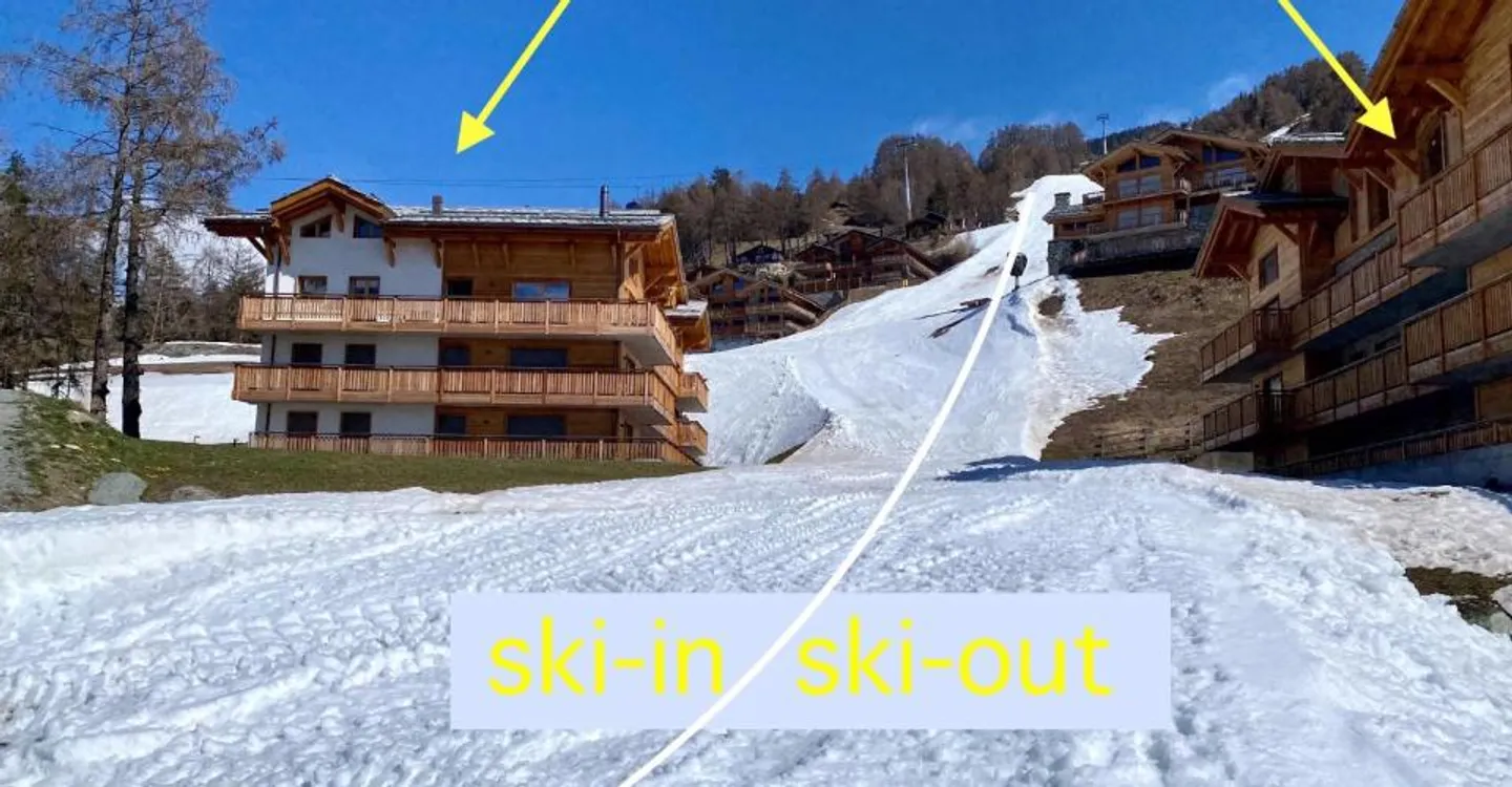 Superb penthouse duplex apartment - ski-in & ski-out on the slopes of Veysonnaz - Photo 2 of 13