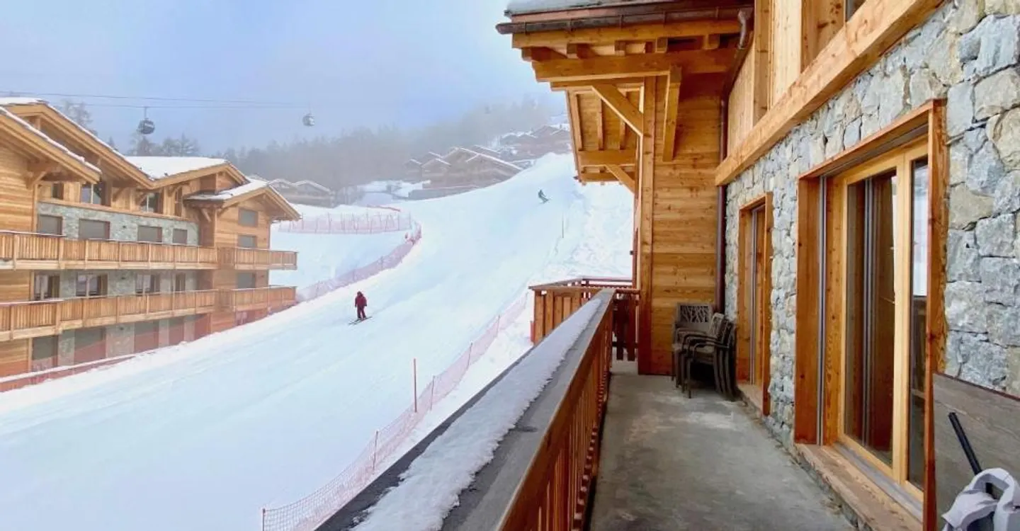 Superb penthouse duplex apartment - ski-in & ski-out on the slopes of Veysonnaz - Photo 1 of 13
